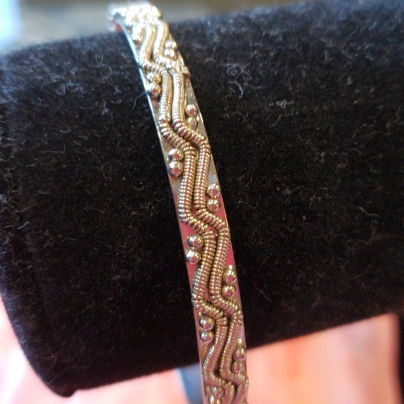 Bracelets - Picture 3 of 4